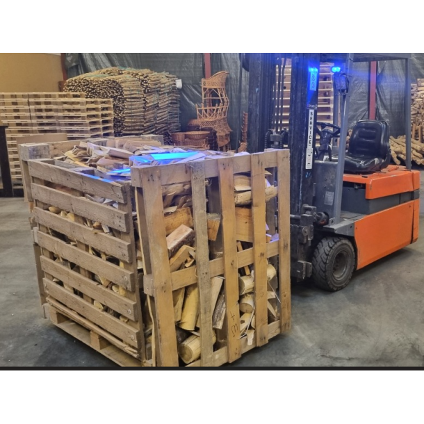 Kasse med sk�rerester