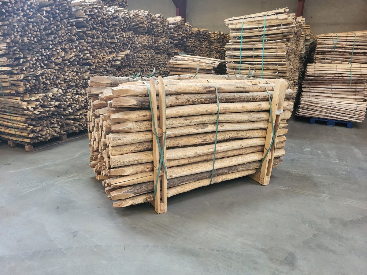 Robinie Stolpe Ø 8/10 cm x 160 cm afbarket - Runde stolper - Sallingbo Aps