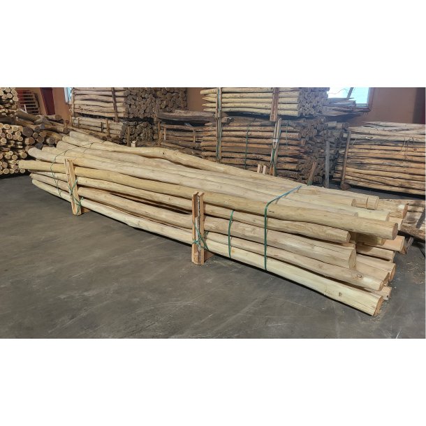 Robinie Stolpe � 13/16 cm x 300 cm afbarket og pudset uden spids