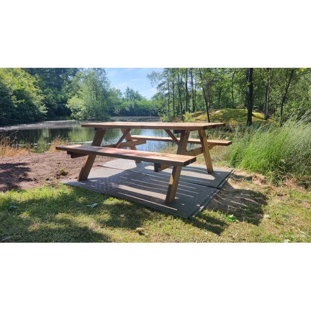 Bordbnkest  (H x L x B): 71 x 177 x 152 cm - 6 personers (til udlevering: ultimo Juli)
