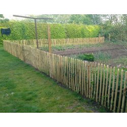 Kastanjehegn 10 meter x 0,90 m (+/- 7 cm staveafstand) inkl. 7 kraftige kastanjestolper 160 cm �:8/10  stolper - incl. skruer