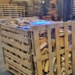 Kasse med sk�rerester